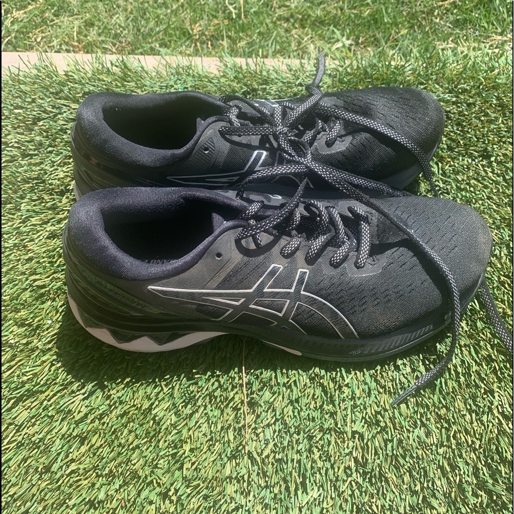 Women’s Asics Kayano 27 Running Shoes sz 9.5